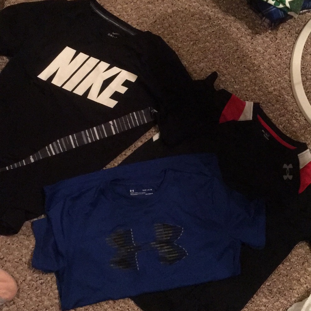 3 dri fit T-shirt’s  XL Nike, 2-YLG UA T-shirts